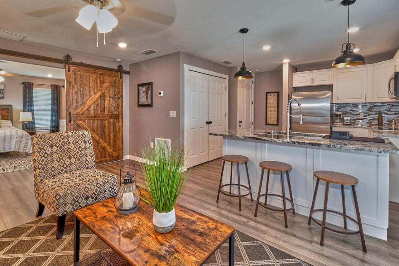 Cozy Haven Attached To Million Home - South Tampa Luaran gambar
