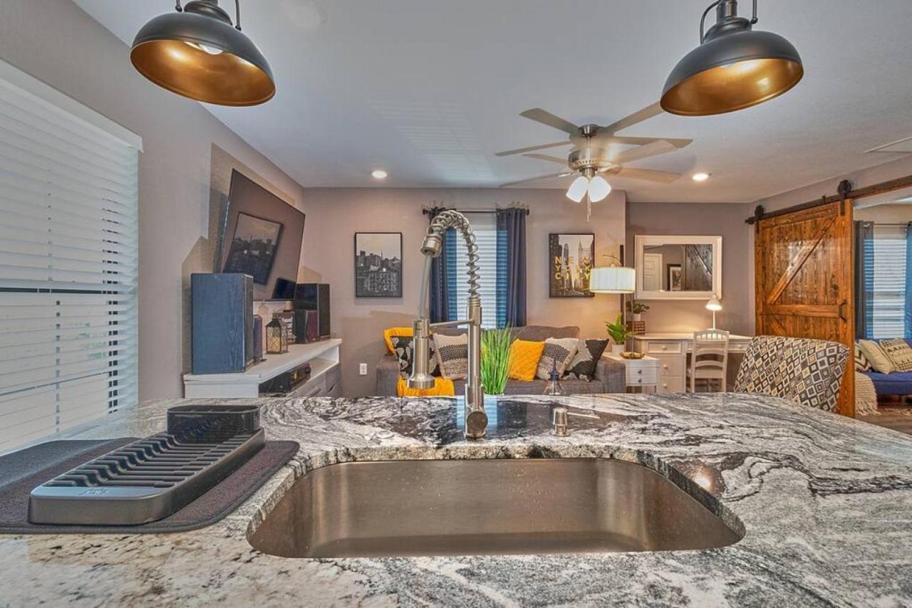Cozy Haven Attached To Million Home - South Tampa Luaran gambar